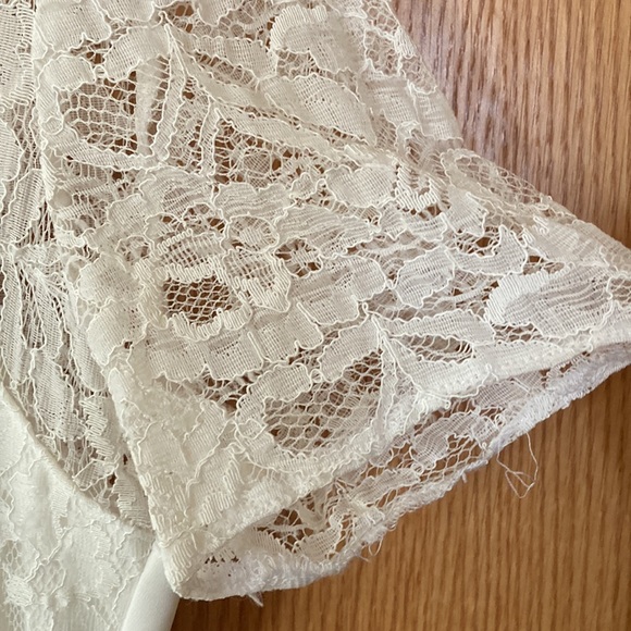 ASOS US Size 8 Flowy White Short Sleeved Dress w Lace Accents Falls Below Knee - Picture 6 of 8